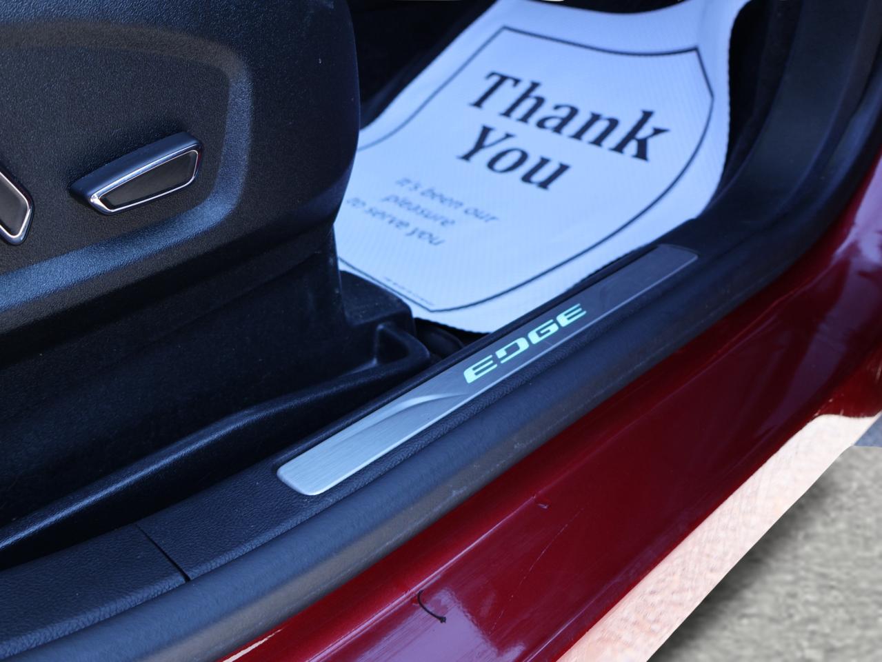 2018 Ford Edge V6 TITANIUM AWD CERTIFIED *FORD MAINTAIN* CAMERA NAV BLUETOOTH LEATHER HEATED SEATS PANO ROOF CRUISE ALLOYS Photo