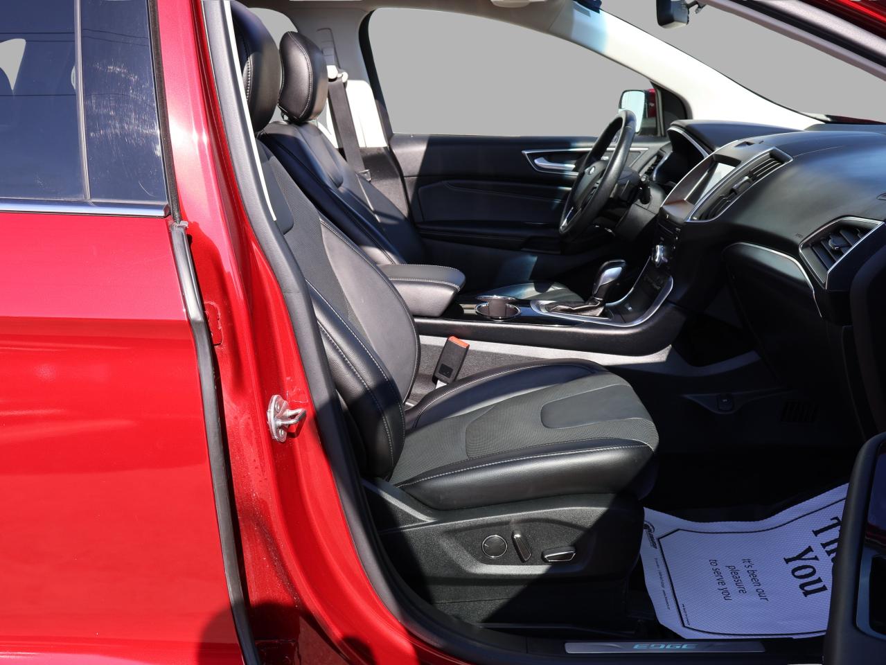 2018 Ford Edge V6 TITANIUM AWD CERTIFIED *FORD MAINTAIN* CAMERA NAV BLUETOOTH LEATHER HEATED SEATS PANO ROOF CRUISE ALLOYS Photo