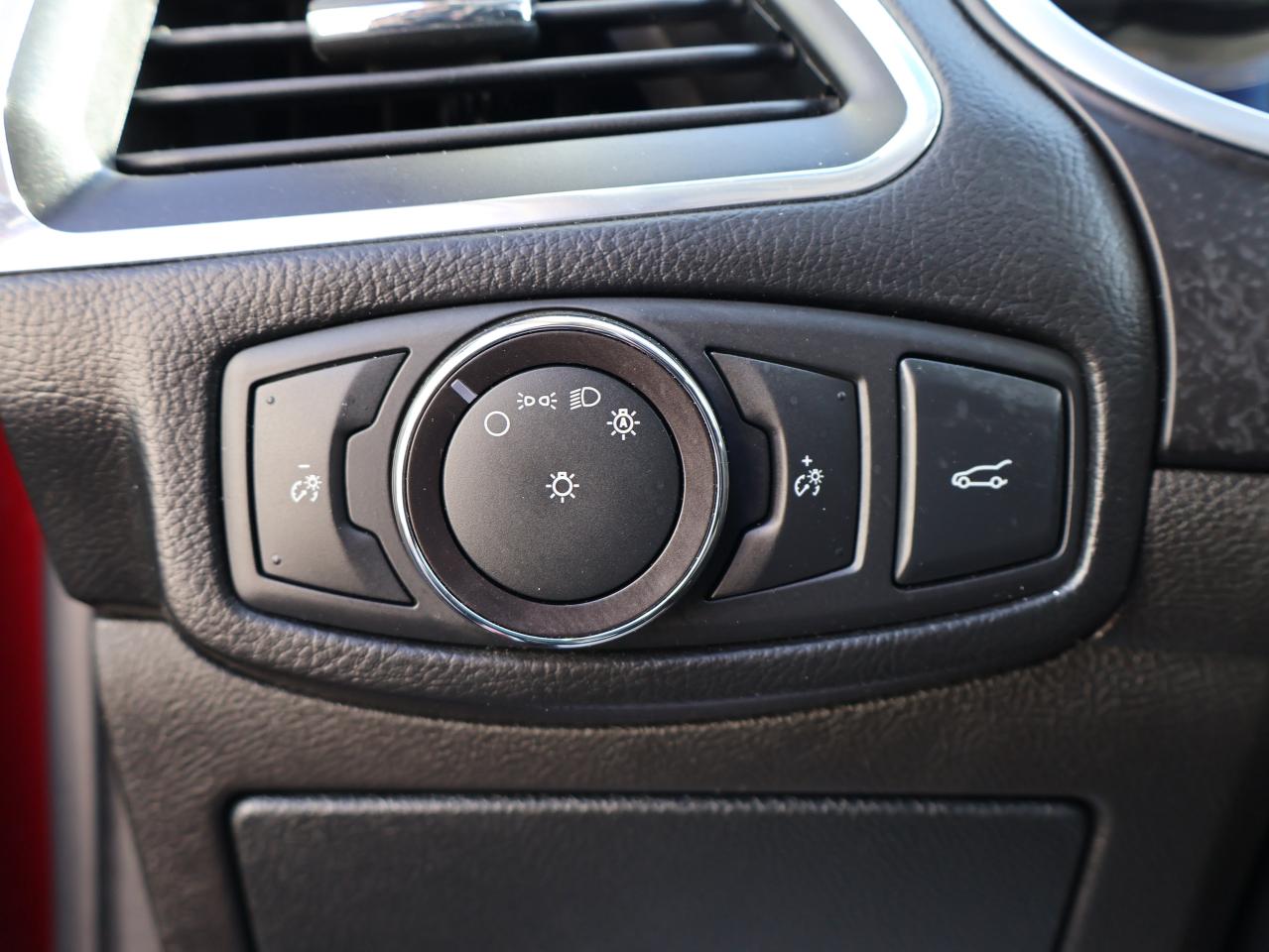 2018 Ford Edge V6 TITANIUM AWD CERTIFIED *FORD MAINTAIN* CAMERA NAV BLUETOOTH LEATHER HEATED SEATS PANO ROOF CRUISE ALLOYS Photo