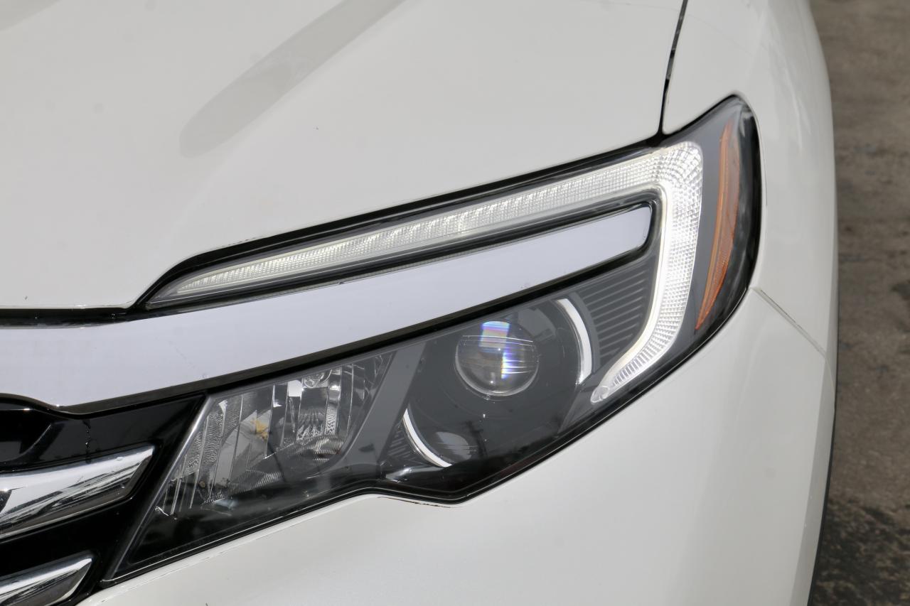 2017 Honda Pilot TOURING AWD - ONE OWNER|PANO|NAVI|CAMERA|LANEKEEP Photo