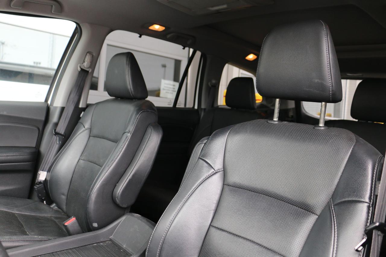 2017 Honda Pilot TOURING AWD - ONE OWNER|PANO|NAVI|CAMERA|LANEKEEP Photo