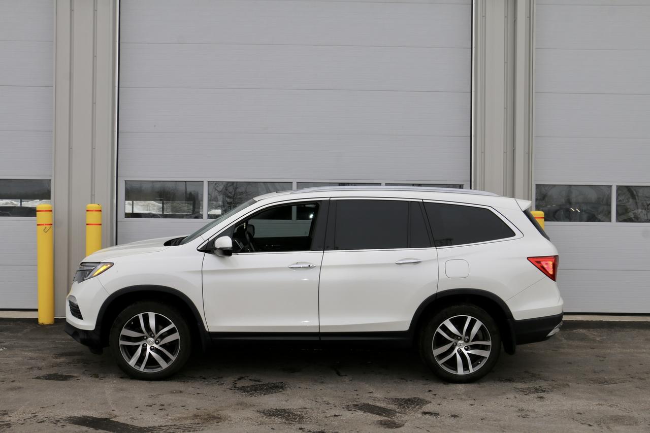 2017 Honda Pilot TOURING AWD - ONE OWNER|PANO|NAVI|CAMERA|LANEKEEP Photo