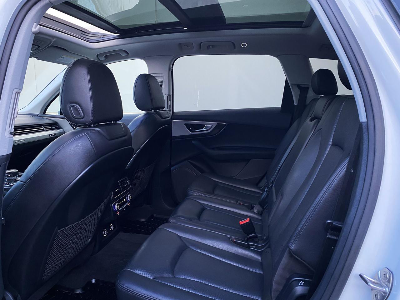 2018 Audi Q7 3.0T-QUATTRO-360 CAMERA-NAV-PANO ROOF-7 PASSENGER Photo