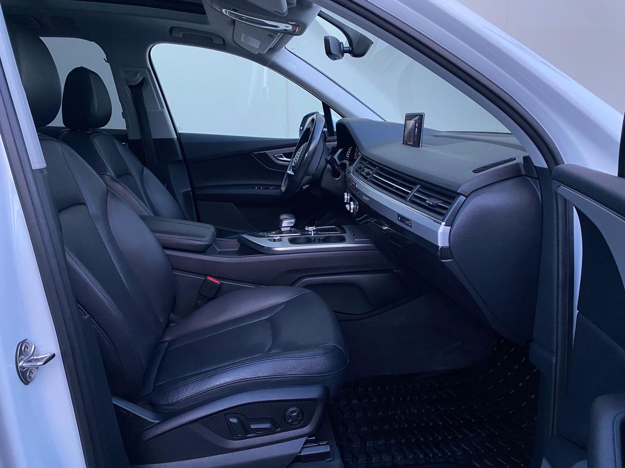 2018 Audi Q7 3.0T-QUATTRO-360 CAMERA-NAV-PANO ROOF-7 PASSENGER Photo