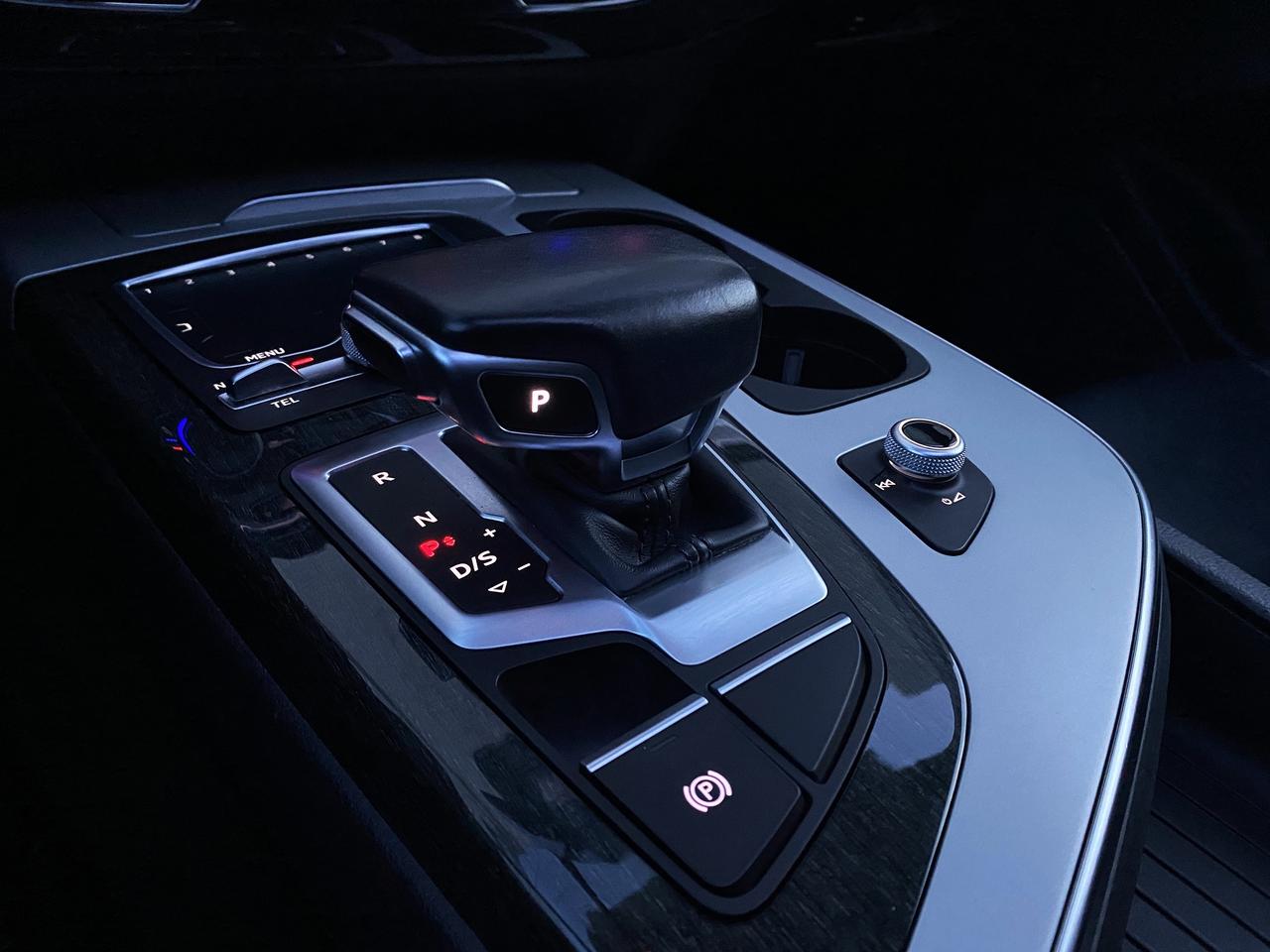 2018 Audi Q7 3.0T-QUATTRO-360 CAMERA-NAV-PANO ROOF-7 PASSENGER Photo