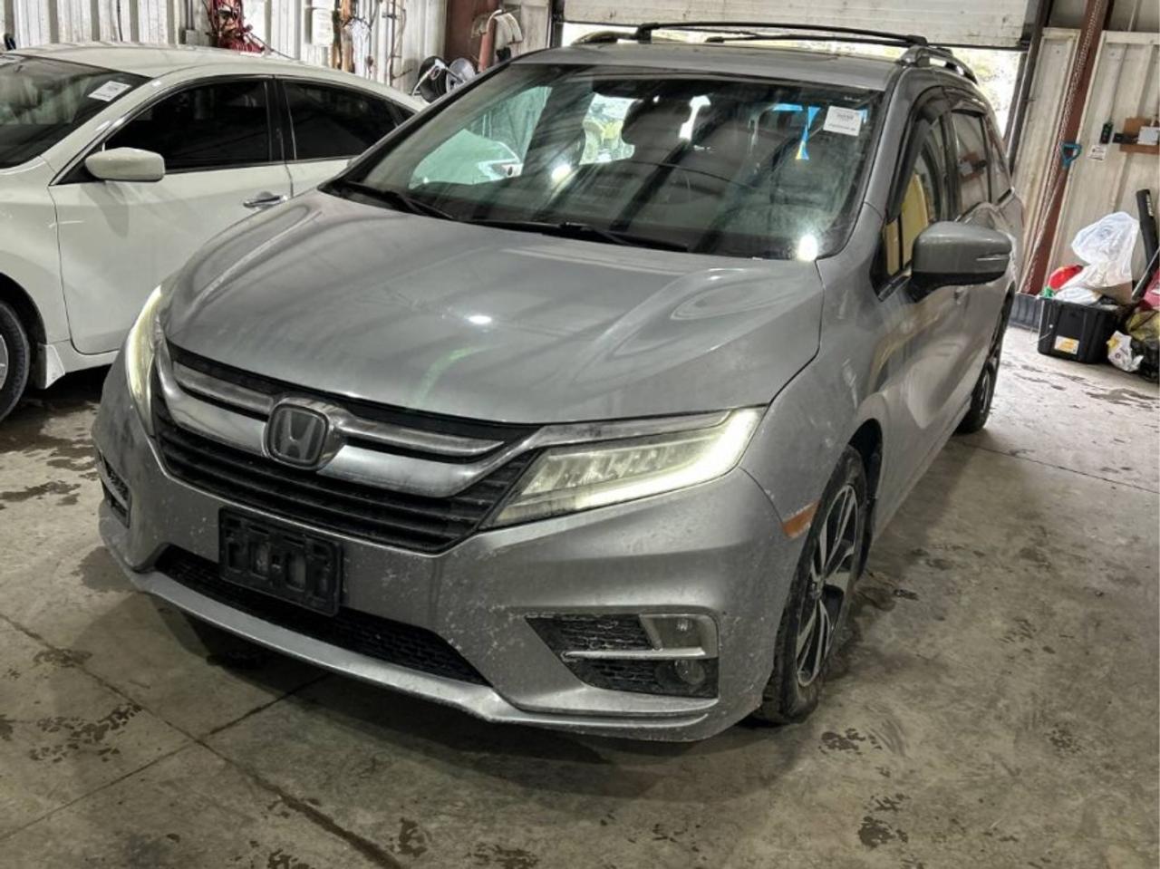2018 Honda Odyssey * TOURING PKG * MUST SEE TOURING Photo0
