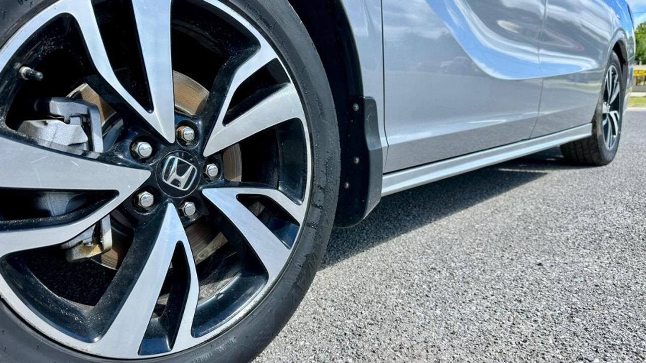 2018 Honda Odyssey * TOURING PKG * MUST SEE TOURING Photo