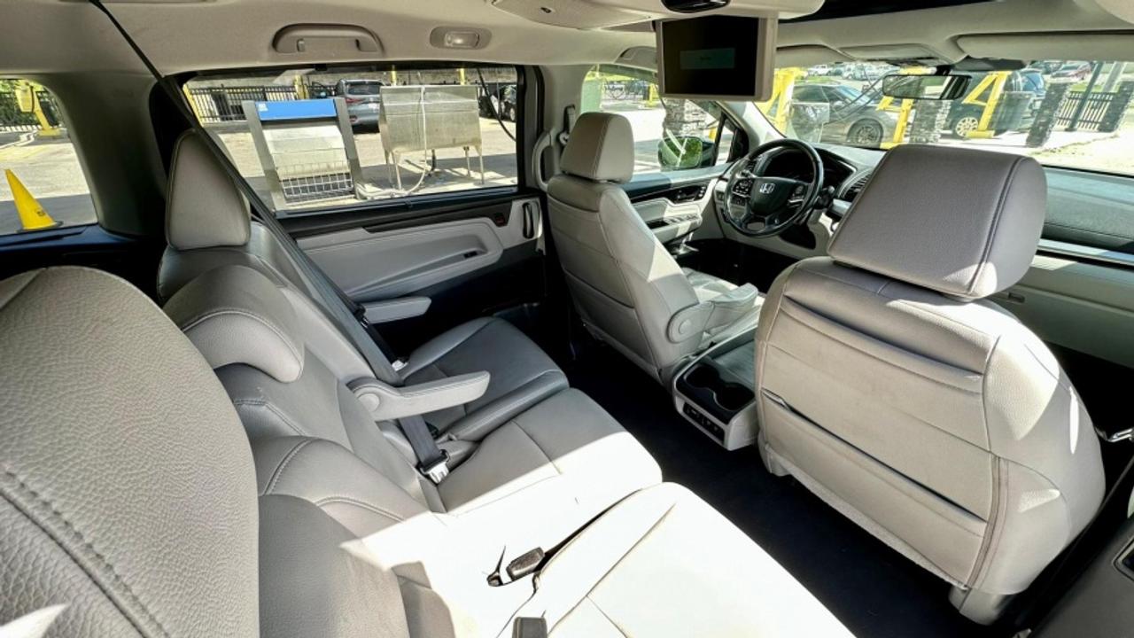 2018 Honda Odyssey * TOURING PKG * MUST SEE TOURING Photo