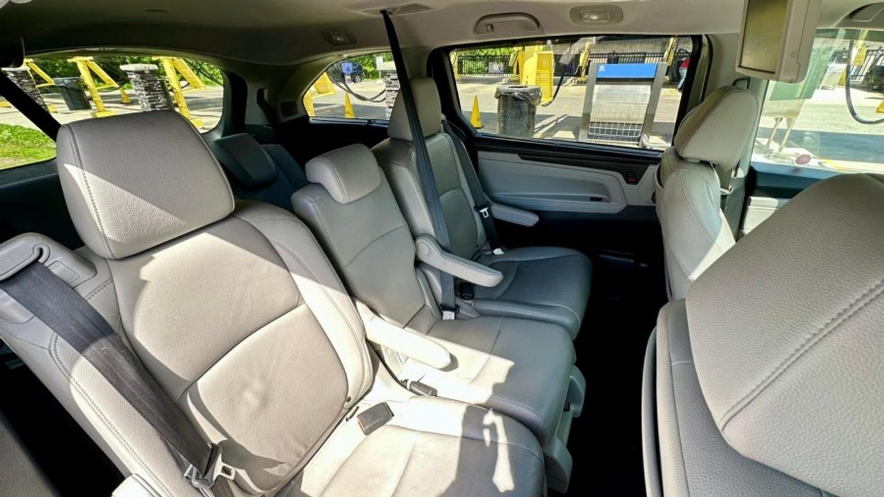 2018 Honda Odyssey * TOURING PKG * MUST SEE TOURING Photo