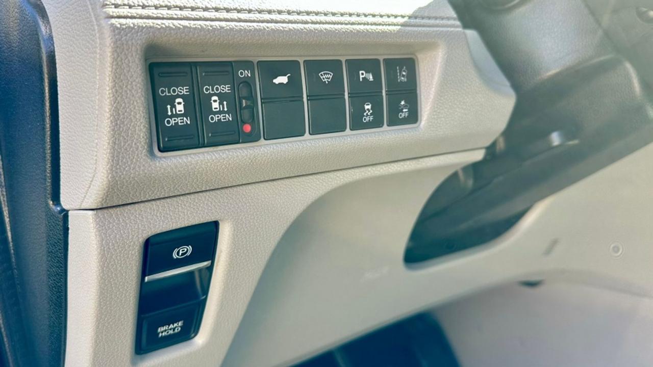 2018 Honda Odyssey * TOURING PKG * MUST SEE TOURING Photo