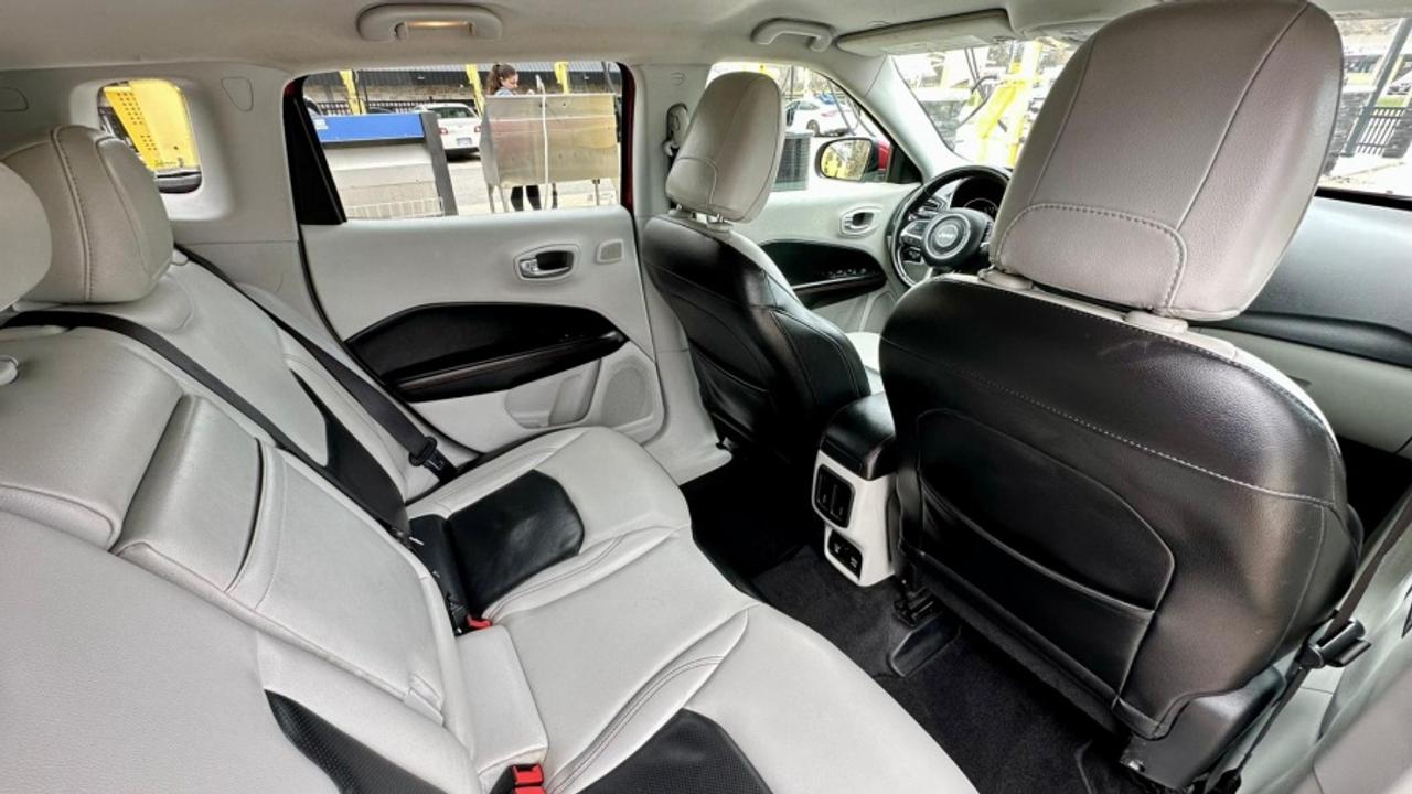 2018 Jeep Compass LIMITED Photo