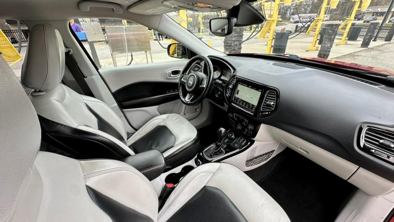 2018 Jeep Compass LIMITED Photo