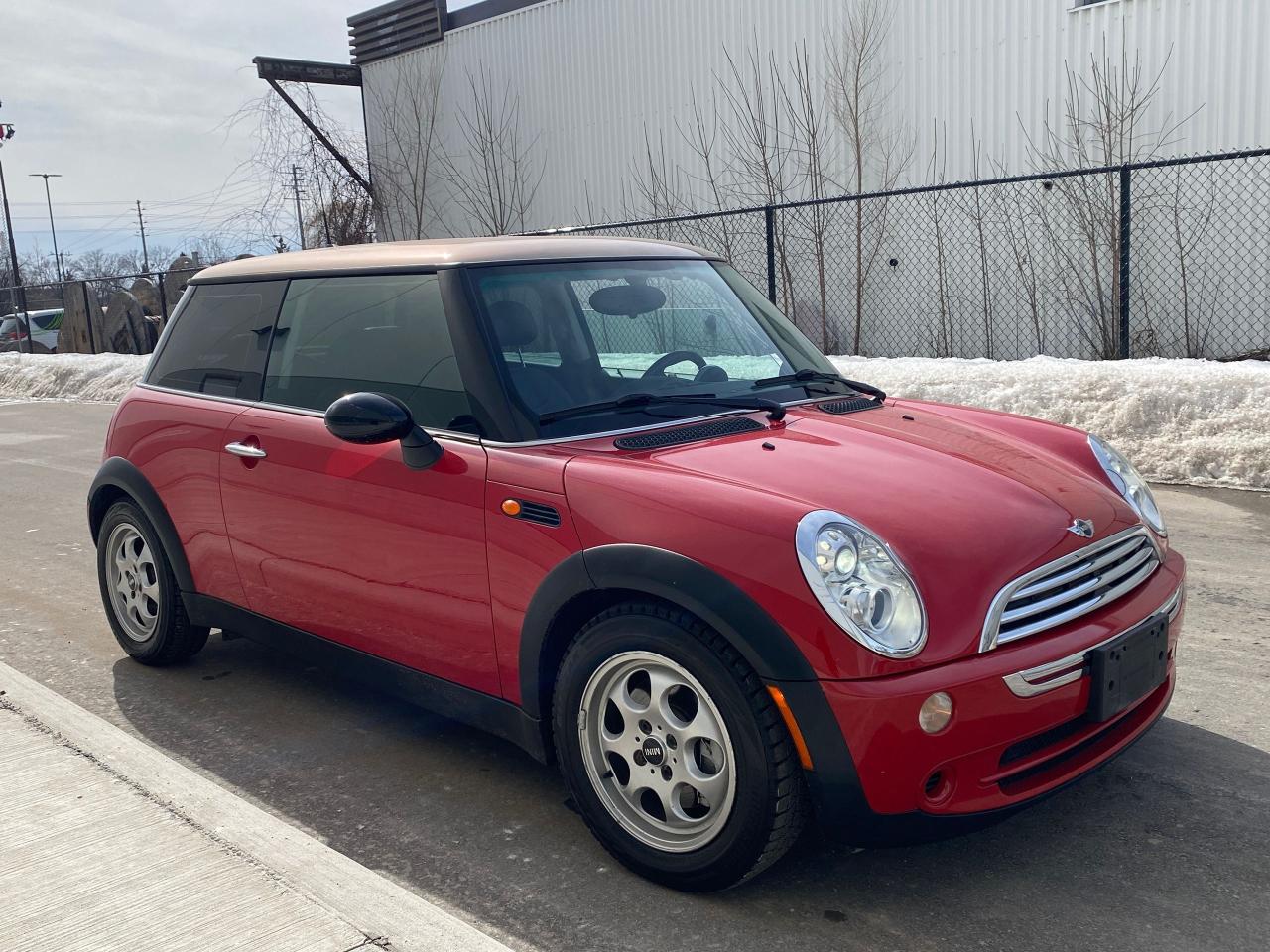 2005 MINI Cooper ONLY 74,000KM Photo
