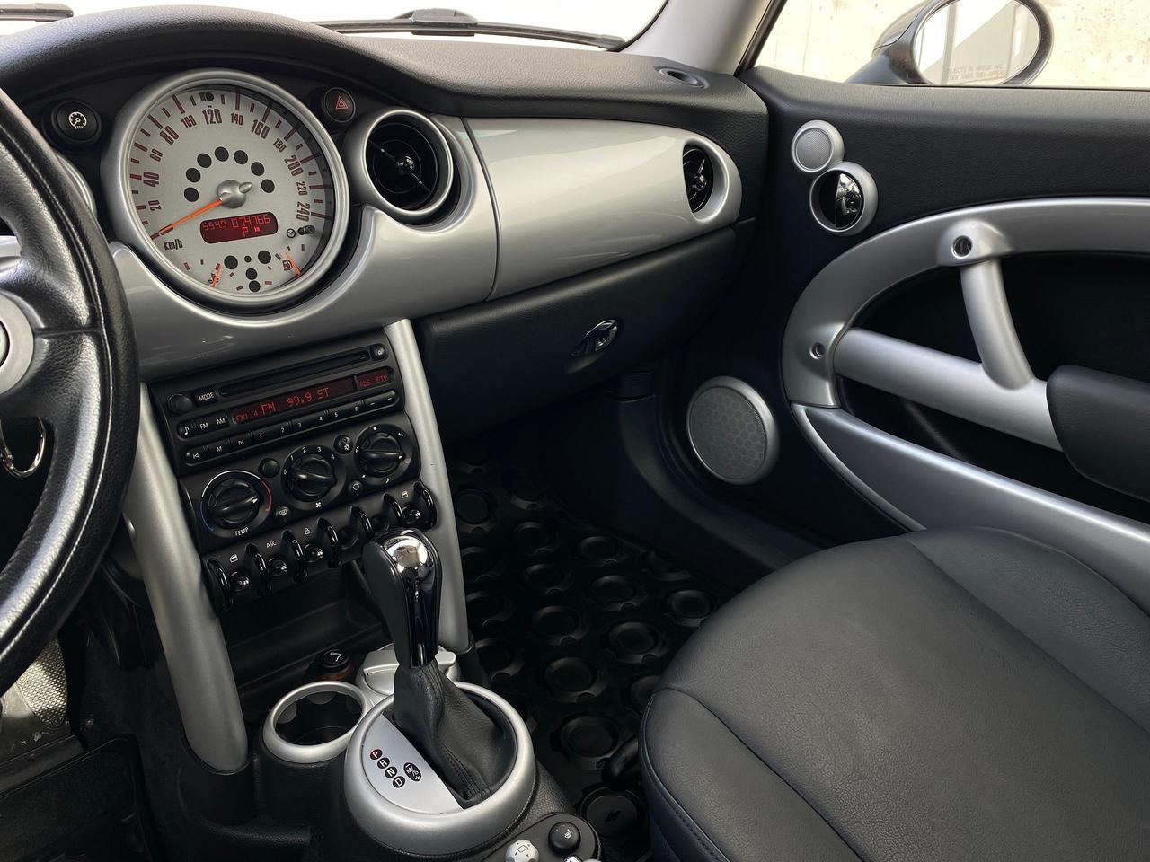 2005 MINI Cooper ONLY 74,000KM Photo