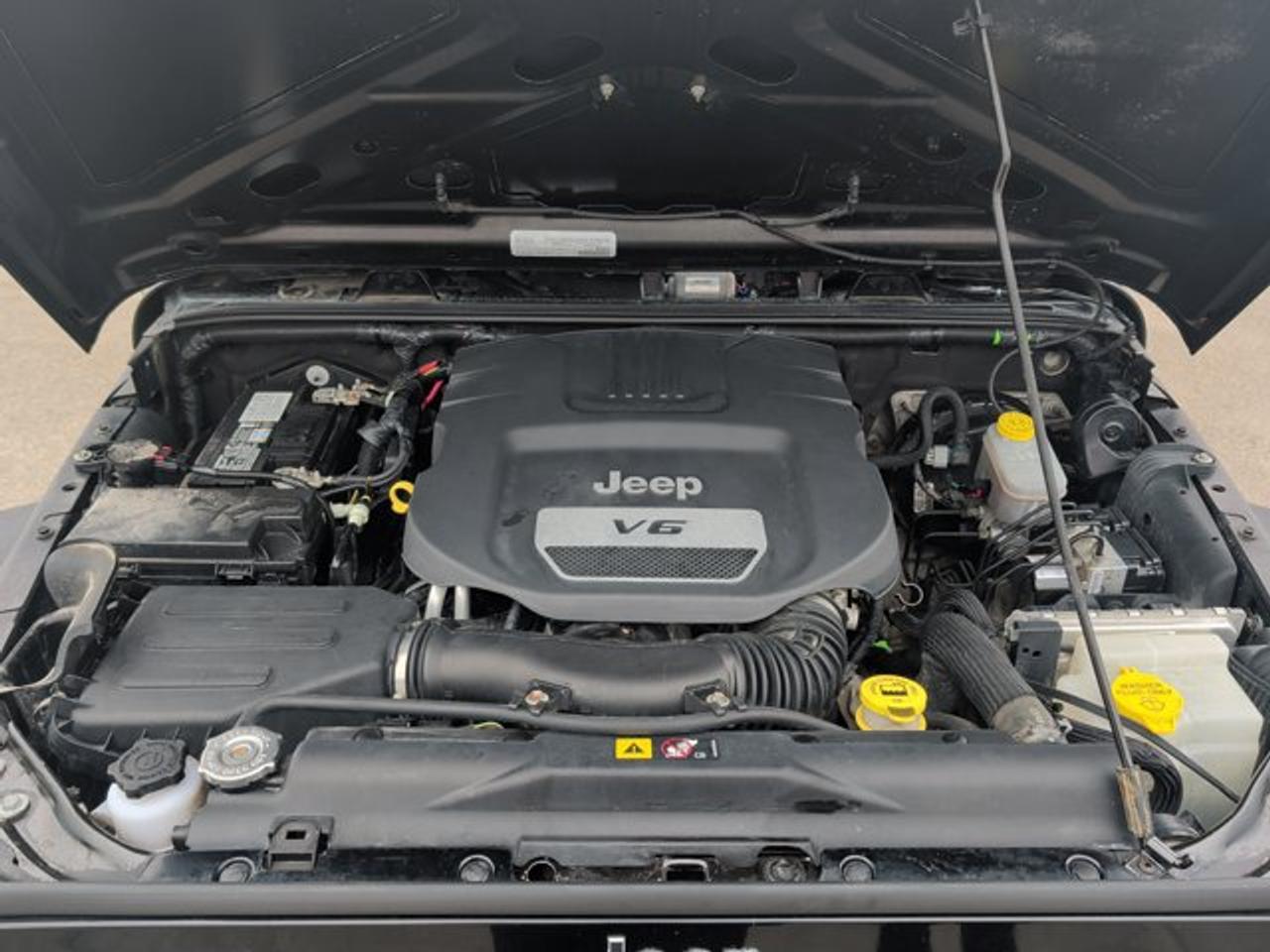 2017 Jeep Wrangler SPORT - Photo #9