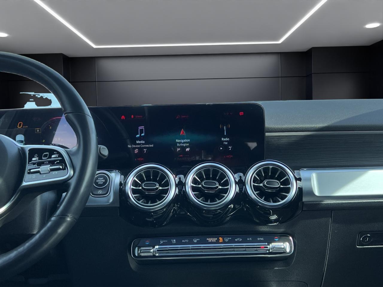 2022 Mercedes-Benz G-Class GLB 250 4MATIC - 7 Passenger - Reverse Camera !!! Photo