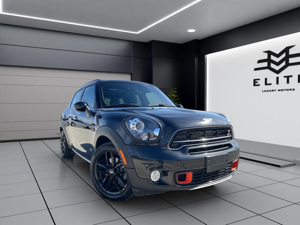 2015 MINI Cooper Countryman S PKG - ALL4 - LOW KMS - 34,000KMS ONLY !!! Photo