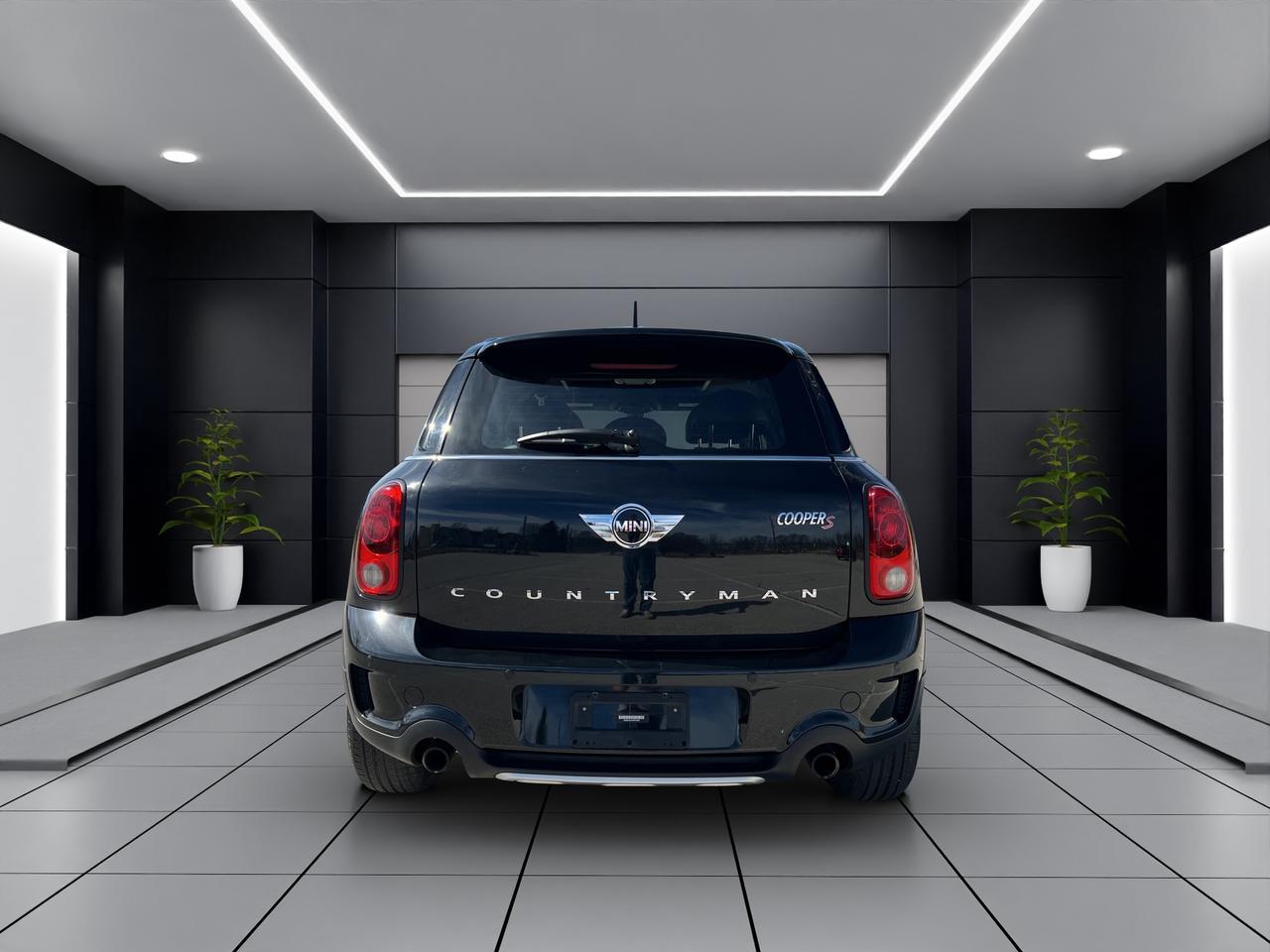 2015 MINI Cooper Countryman S PKG - ALL4 - LOW KMS - 34,000KMS ONLY !!! Photo