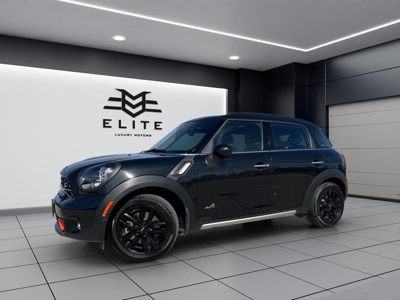 2015 MINI Cooper Countryman S PKG - ALL4 - LOW KMS - 34,000KMS ONLY !!! Photo