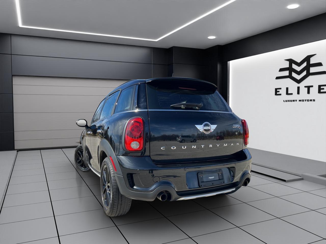 2015 MINI Cooper Countryman S PKG - ALL4 - LOW KMS - 34,000KMS ONLY !!! Photo