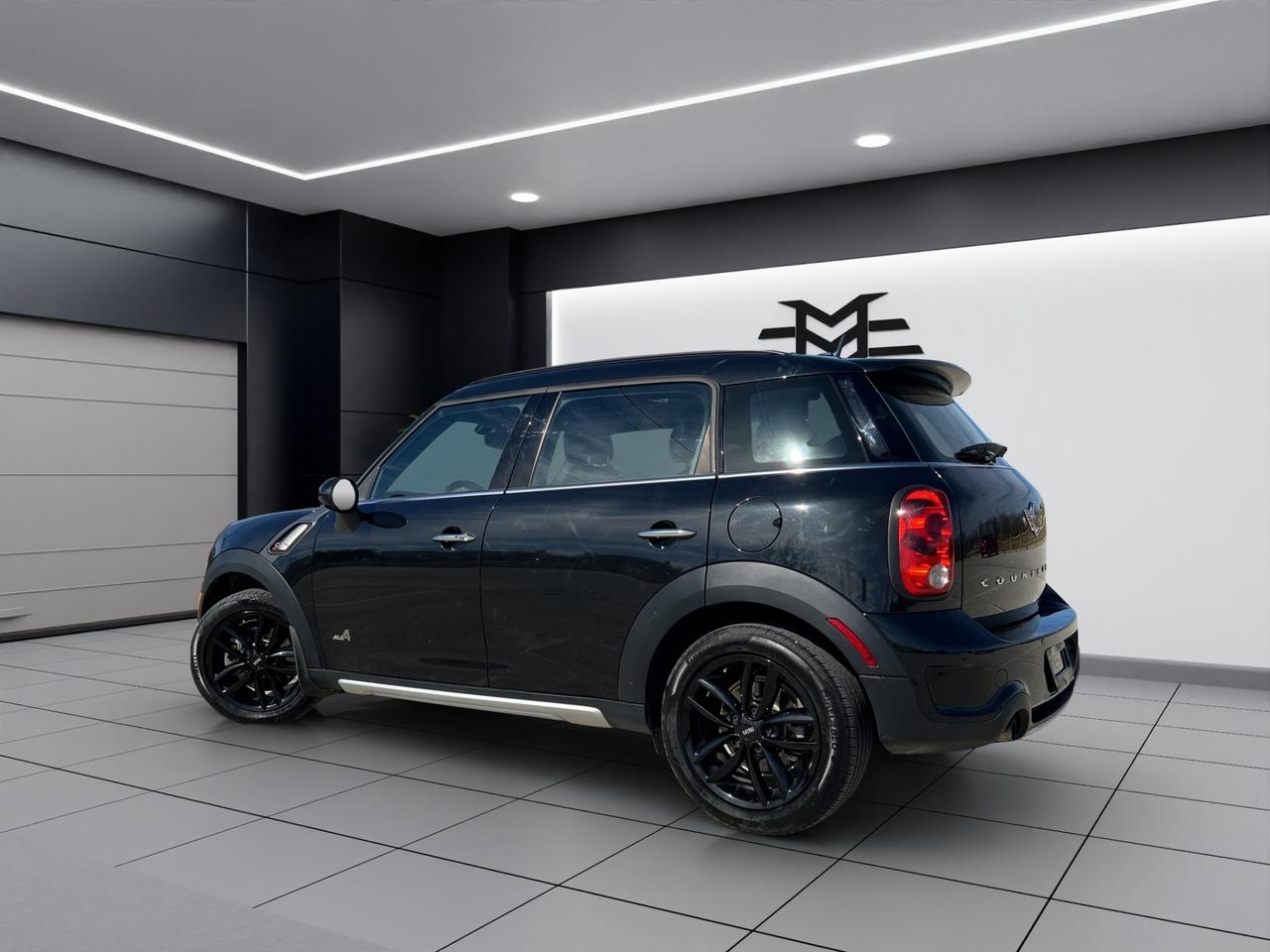 2015 MINI Cooper Countryman S PKG - ALL4 - LOW KMS - 34,000KMS ONLY !!! Photo