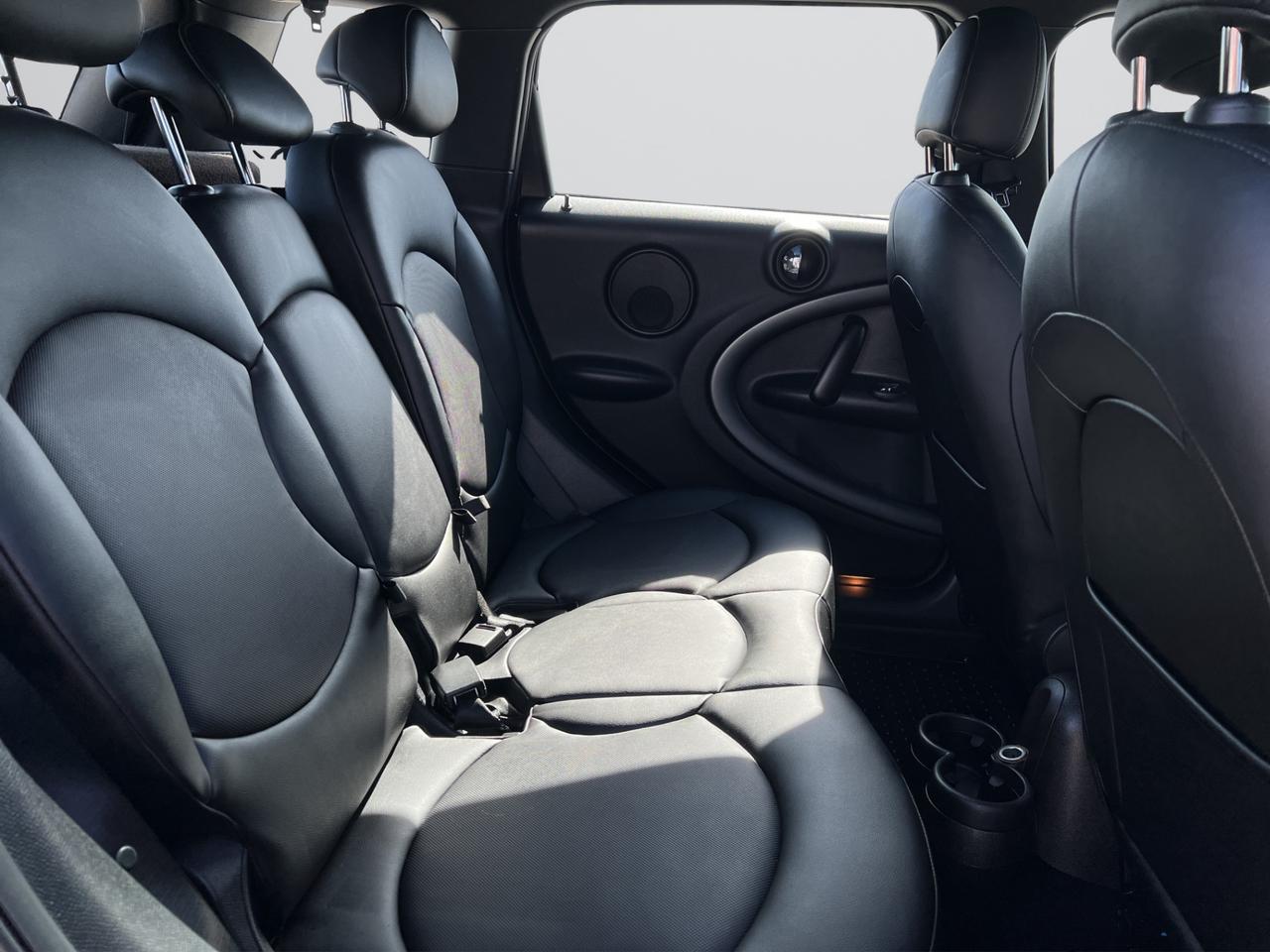 2015 MINI Cooper Countryman S PKG - ALL4 - LOW KMS - 34,000KMS ONLY !!! Photo