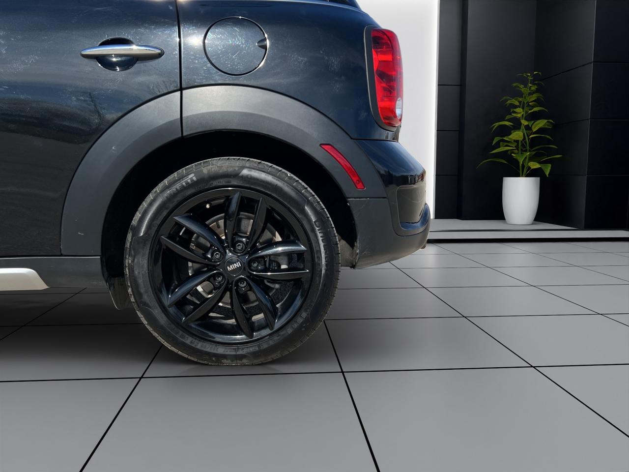 2015 MINI Cooper Countryman S PKG - ALL4 - LOW KMS - 34,000KMS ONLY !!! Photo