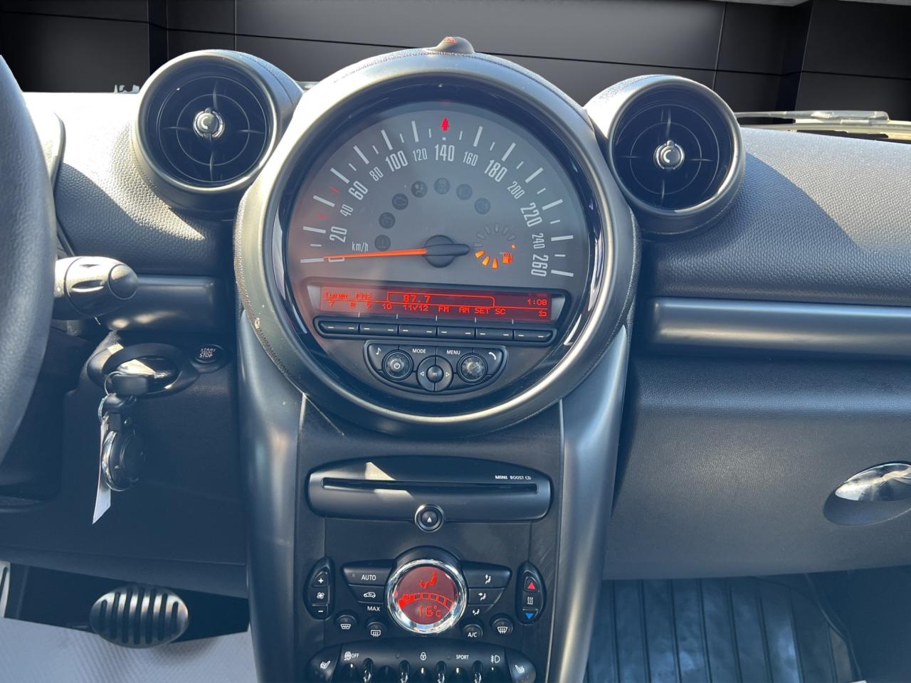 2015 MINI Cooper Countryman S PKG - ALL4 - LOW KMS - 34,000KMS ONLY !!! Photo