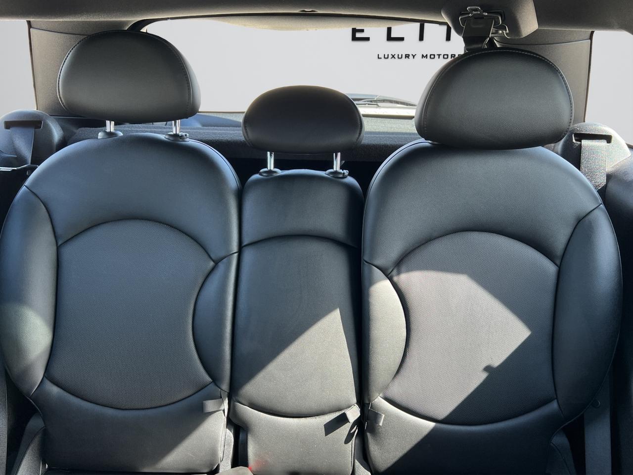 2015 MINI Cooper Countryman S PKG - ALL4 - LOW KMS - 34,000KMS ONLY !!! Photo