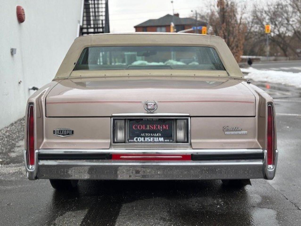 1991 Cadillac Fleetwood V8 **VINYL TOP-SENIOR DRIVEN-NO ACCIDENTS** Photo