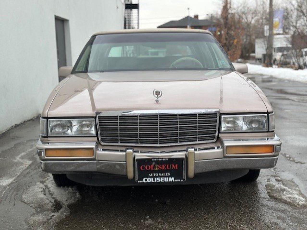 1991 Cadillac Fleetwood V8 **VINYL TOP-SENIOR DRIVEN-NO ACCIDENTS** Photo
