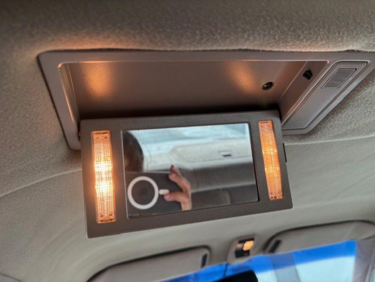 1991 Cadillac Fleetwood V8 **VINYL TOP-SENIOR DRIVEN-NO ACCIDENTS** Photo