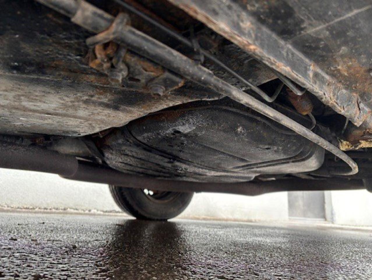 1991 Cadillac Fleetwood V8 **VINYL TOP-SENIOR DRIVEN-NO ACCIDENTS** Photo