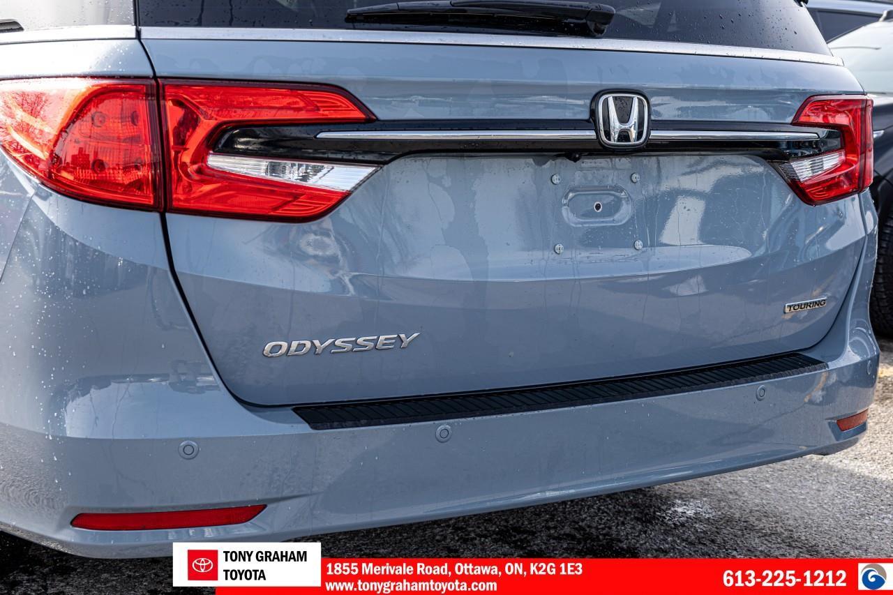 2023 Honda Odyssey Touring Photo