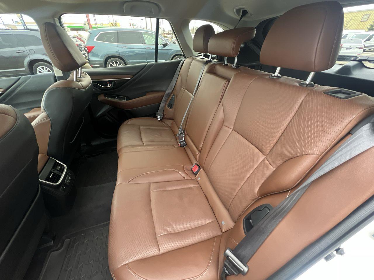 2022 Subaru Outback Premier AWD, MOONROOF, HEATED LEATHER SEATS, MEMORY SEATS, BACK UP CAM, SIRIUS XM, POWER LIFTGATE!! Photo