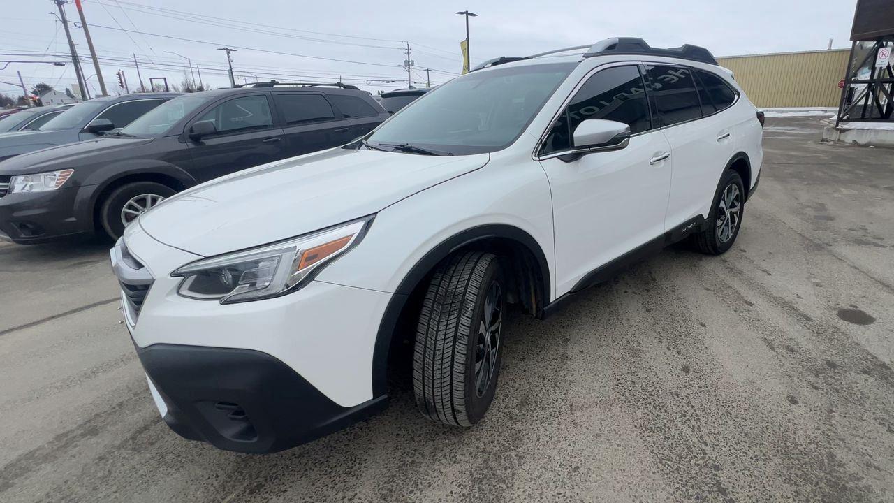 2022 Subaru Outback Premier AWD, MOONROOF, HEATED LEATHER SEATS, MEMORY SEATS, BACK UP CAM, SIRIUS XM, POWER LIFTGATE!! Photo