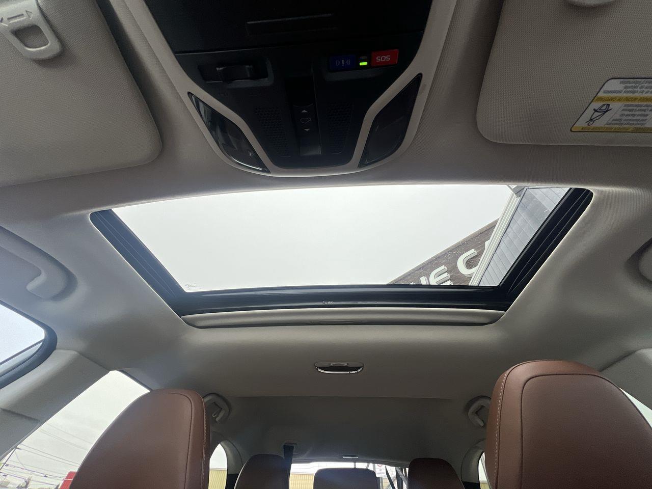 2022 Subaru Outback Premier AWD, MOONROOF, HEATED LEATHER SEATS, MEMORY SEATS, BACK UP CAM, SIRIUS XM, POWER LIFTGATE!! Photo