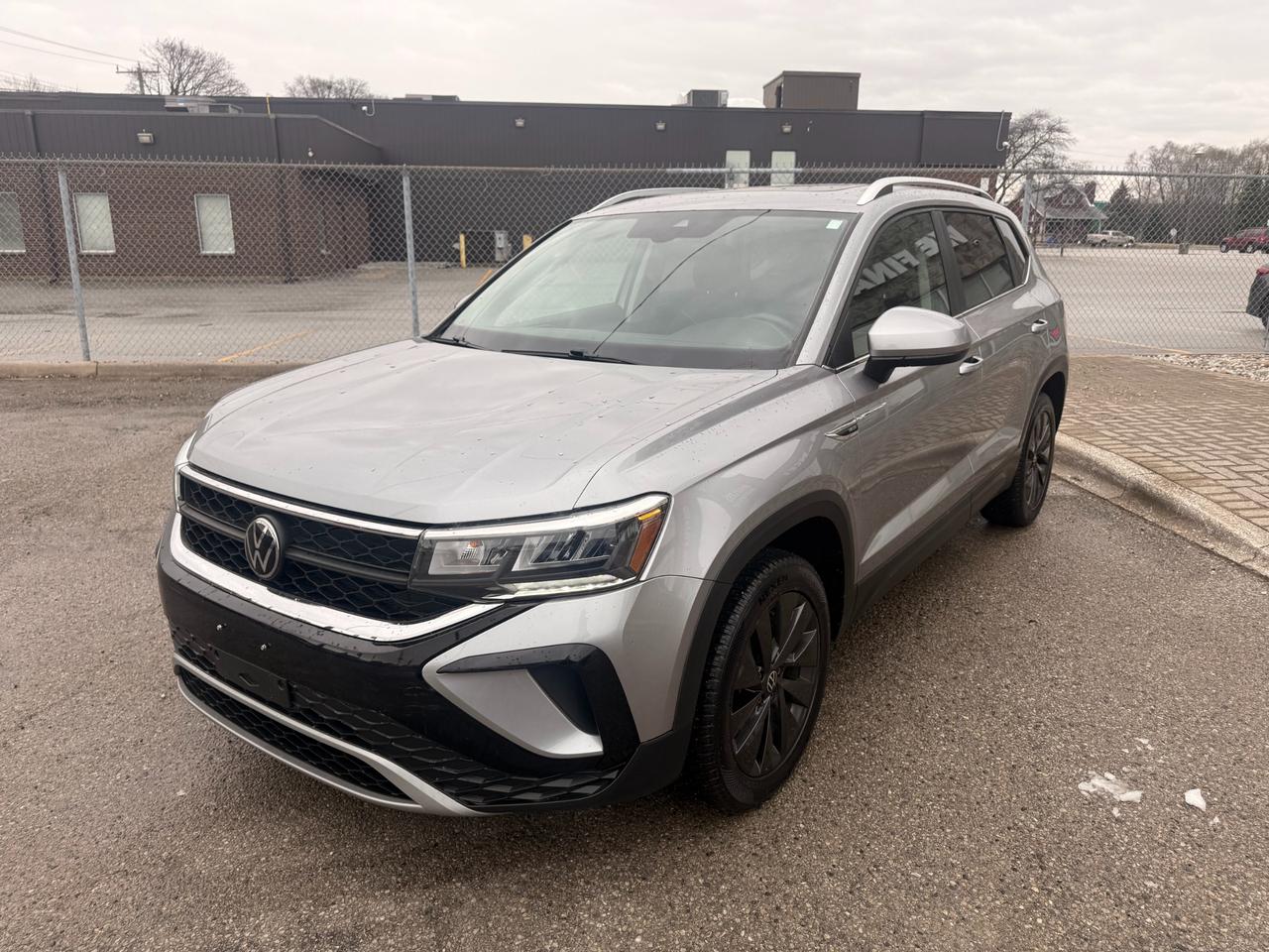 2024 Volkswagen Taos Comfortline Wireless Apple CarPlay/Android Auto Photo