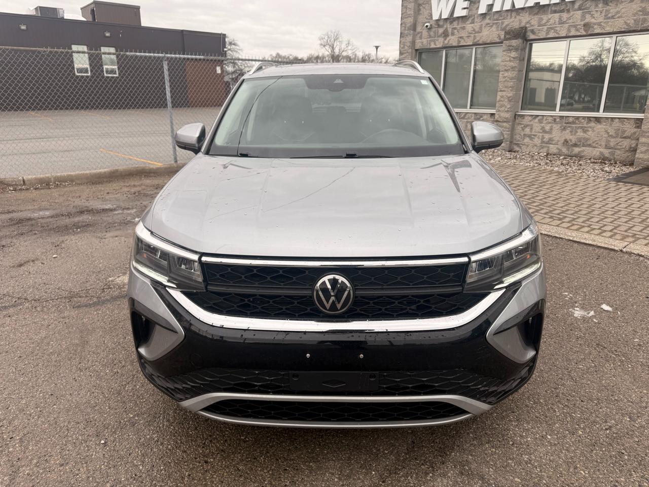 2024 Volkswagen Taos Comfortline Wireless Apple CarPlay/Android Auto Photo