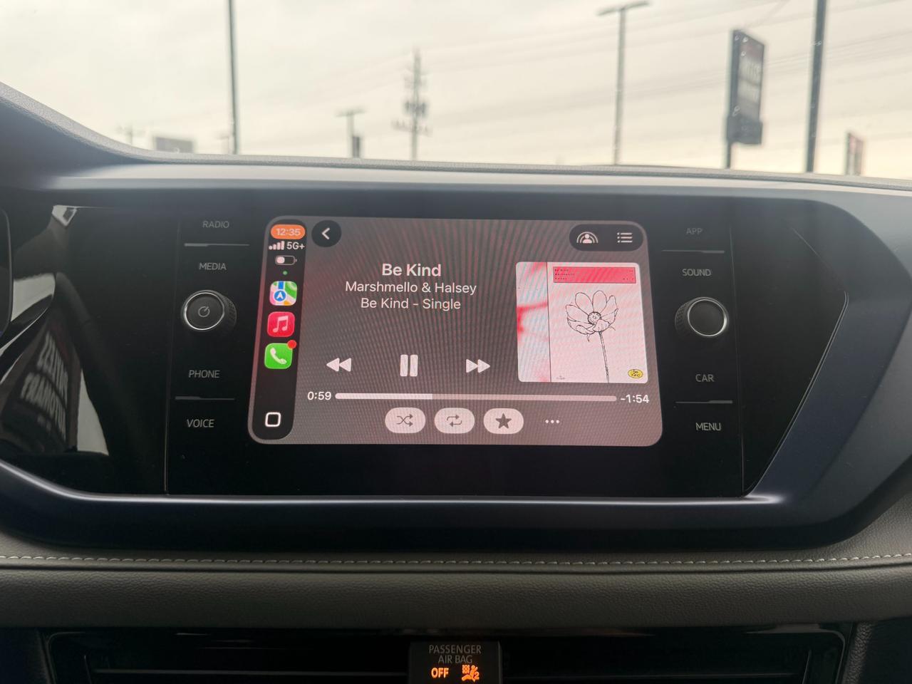 2024 Volkswagen Taos Comfortline Wireless Apple CarPlay/Android Auto Photo