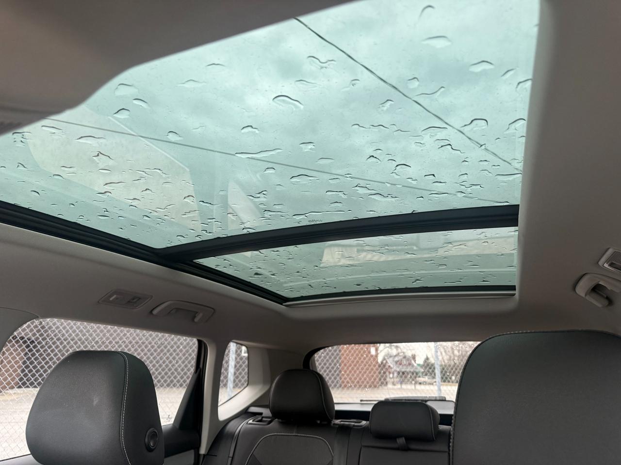 2024 Volkswagen Taos Comfortline Wireless Apple CarPlay/Android Auto Photo