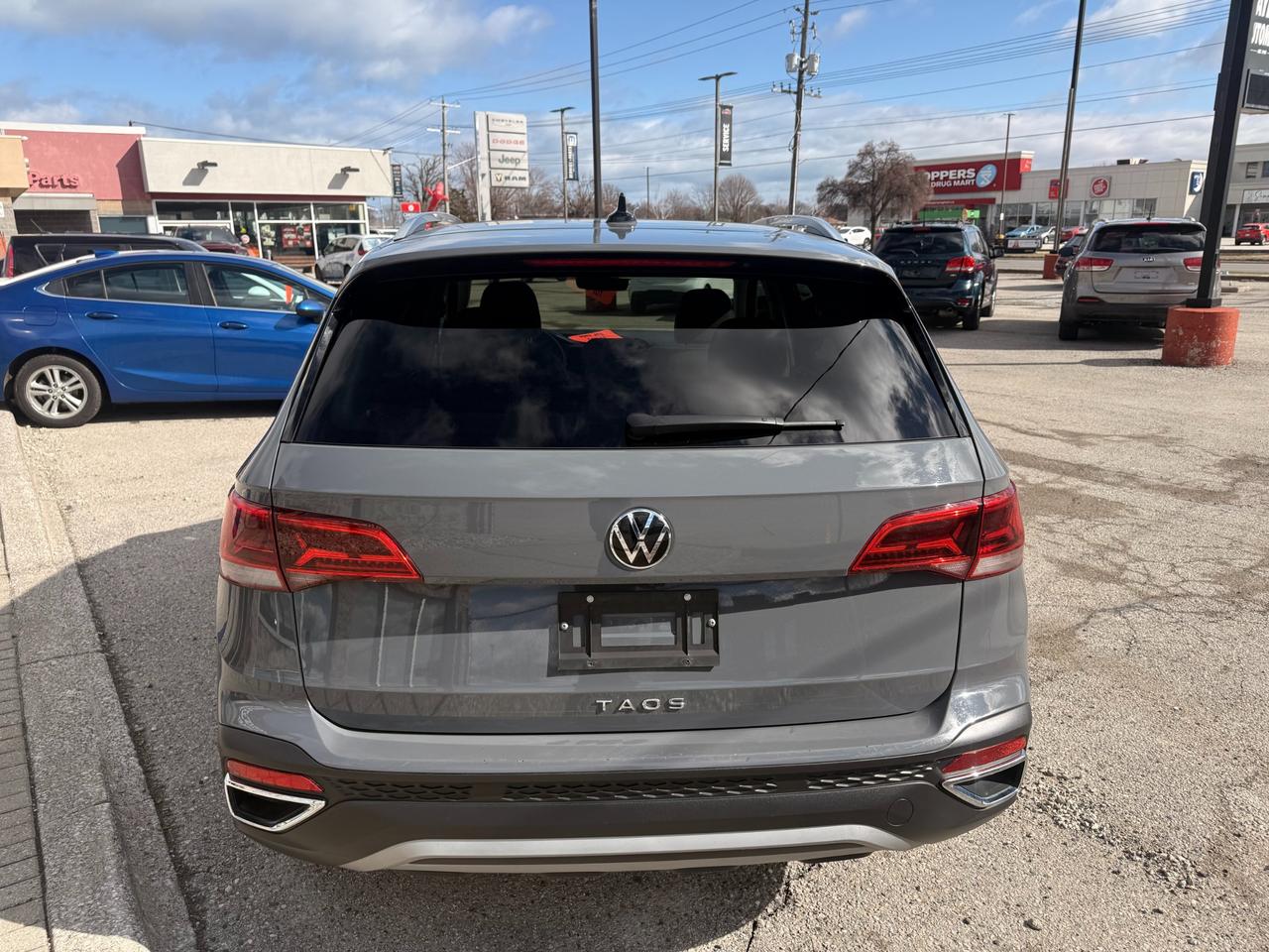 2024 Volkswagen Taos Comfortline Wireless Apple CarPlay/Android Auto Photo
