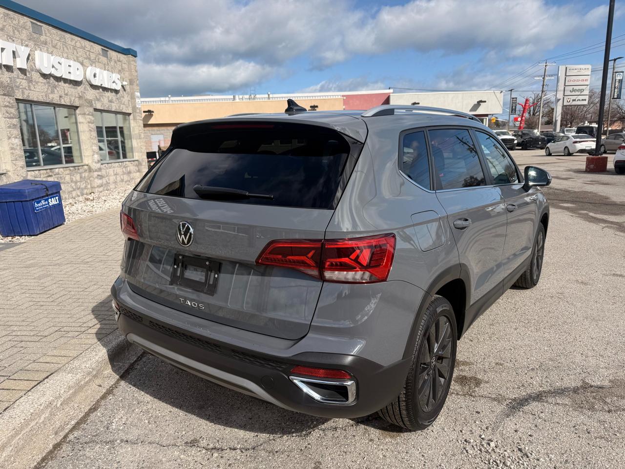 2024 Volkswagen Taos Comfortline Wireless Apple CarPlay/Android Auto Photo2