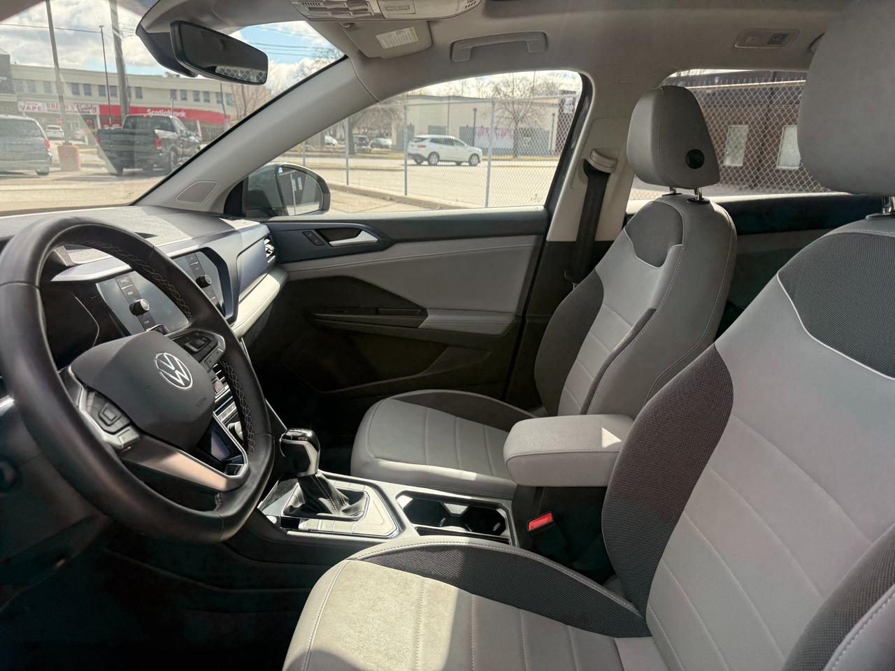 2024 Volkswagen Taos Comfortline Wireless Apple CarPlay/Android Auto Photo