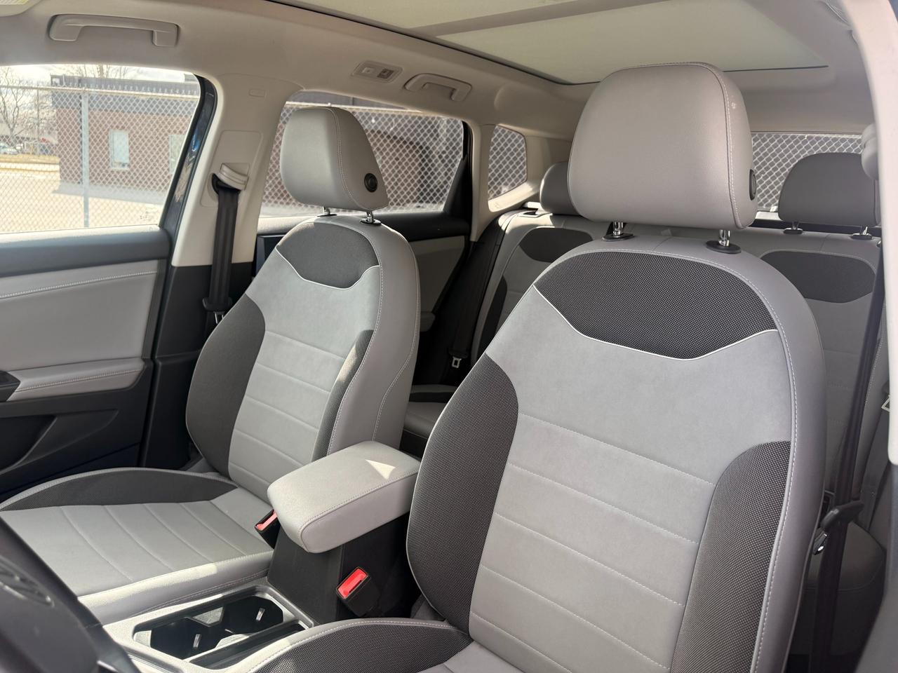 2024 Volkswagen Taos Comfortline Wireless Apple CarPlay/Android Auto Photo