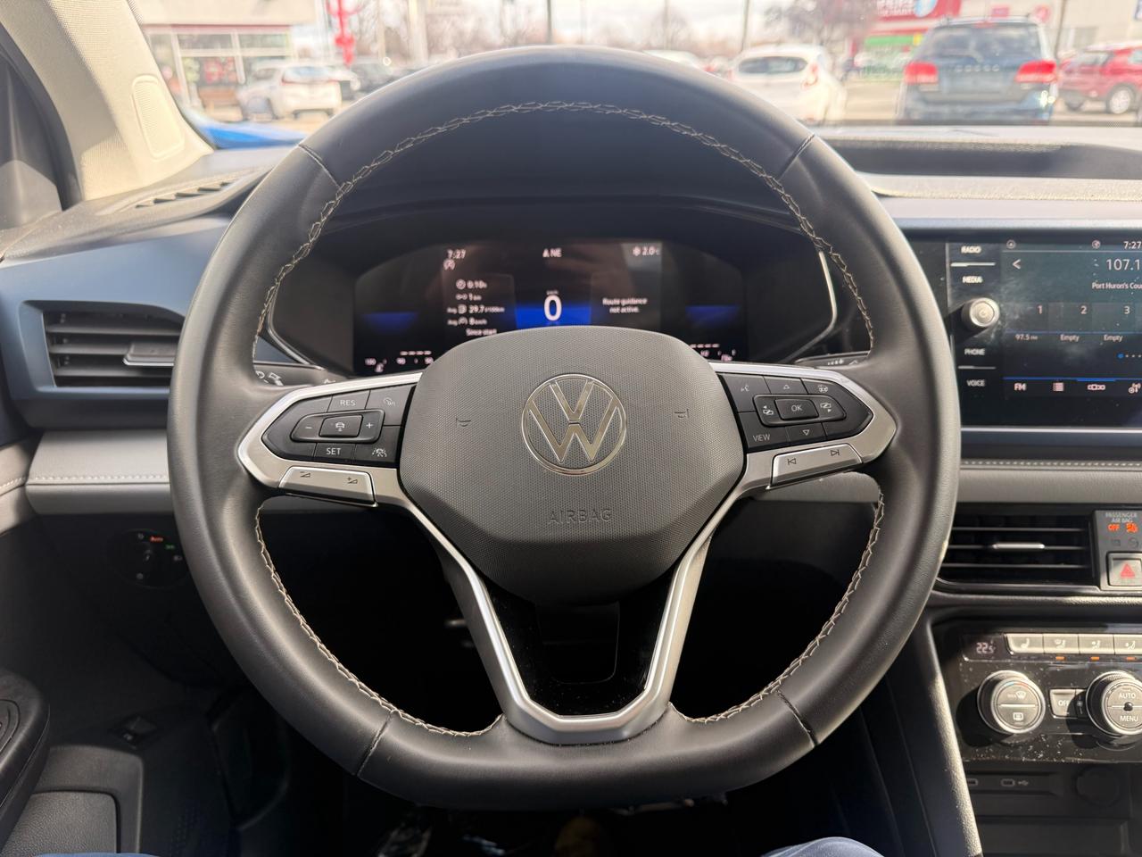 2024 Volkswagen Taos Comfortline Wireless Apple CarPlay/Android Auto Photo