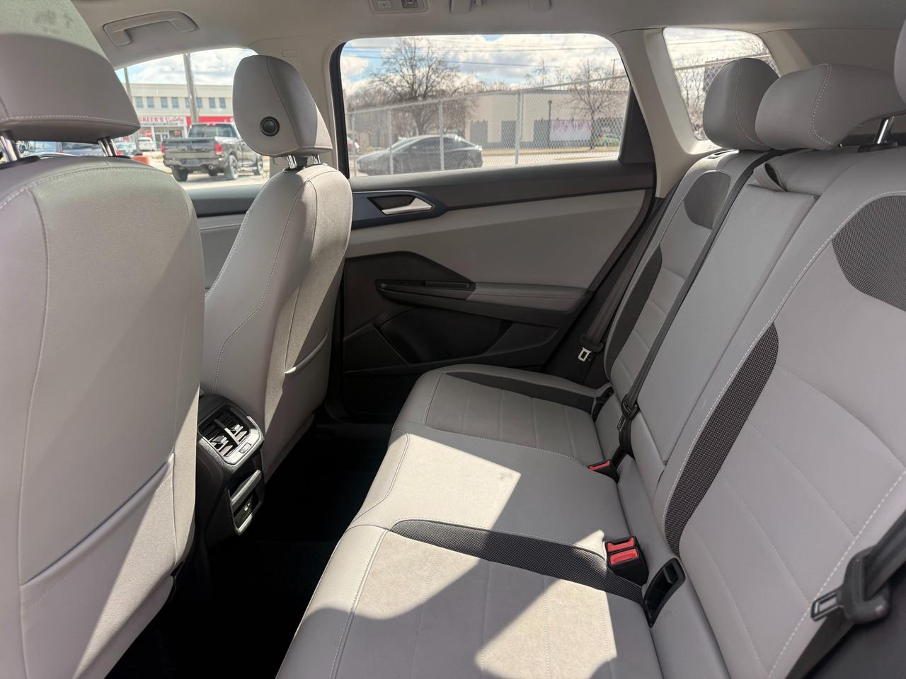 2024 Volkswagen Taos Comfortline Wireless Apple CarPlay/Android Auto Photo