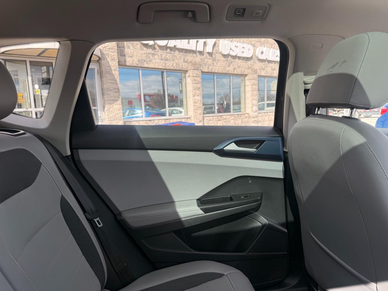 2024 Volkswagen Taos Comfortline Wireless Apple CarPlay/Android Auto Photo