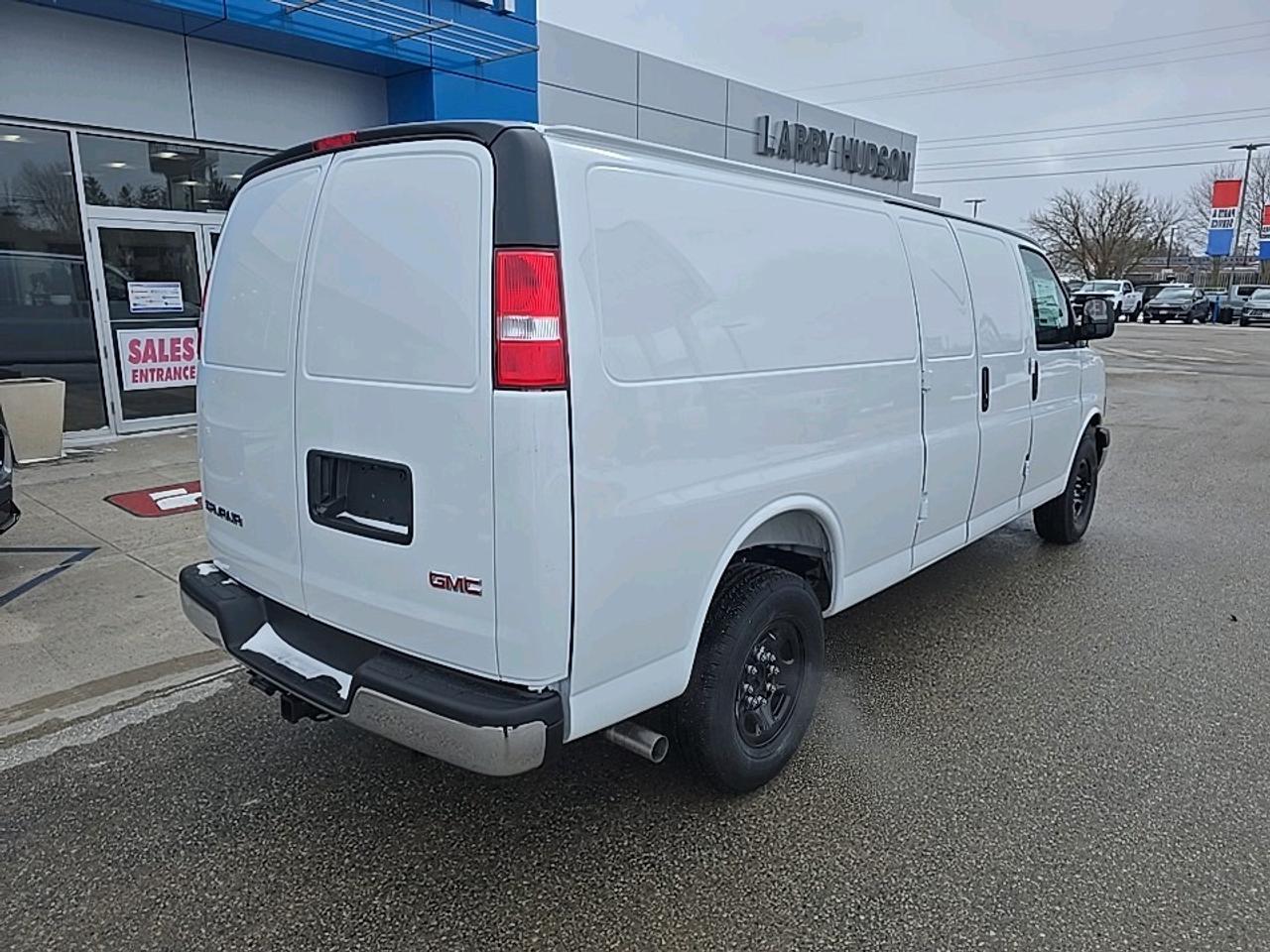 2026 GMC Savana 2500 Work Van Photo