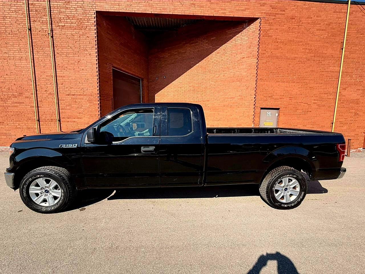 2020 Ford F-150 XLT 4WD SUPERCAB 8' BOX Photo